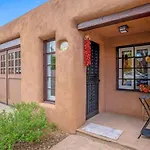 Casita Gomez- Courtyard - Quiet - Railyard - 1br Holiday home *