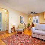 Casita Gomez- Courtyard - Quiet - Railyard - 1br Holiday home *