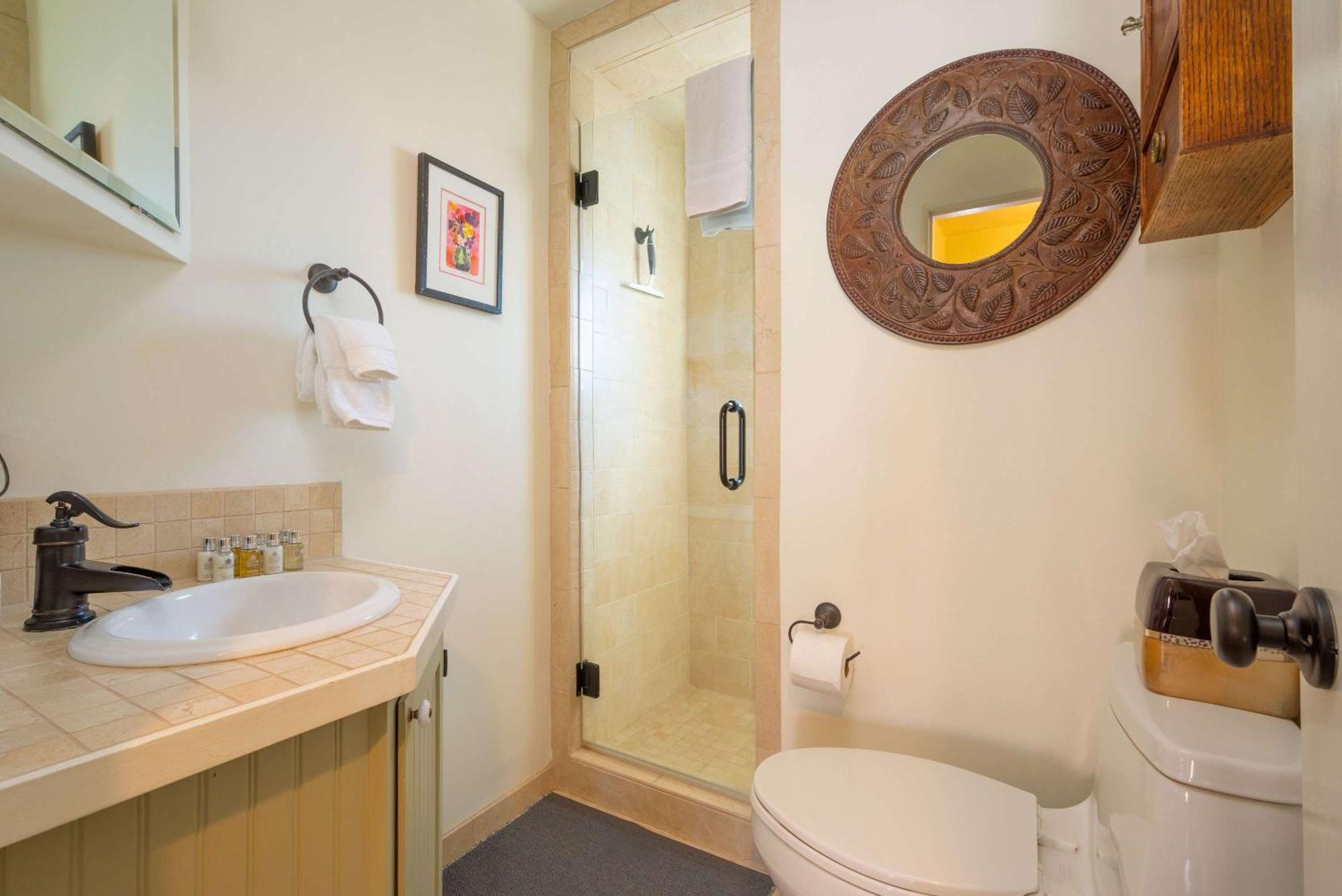 Casita Gomez- Courtyard - Quiet - Railyard - 1br
