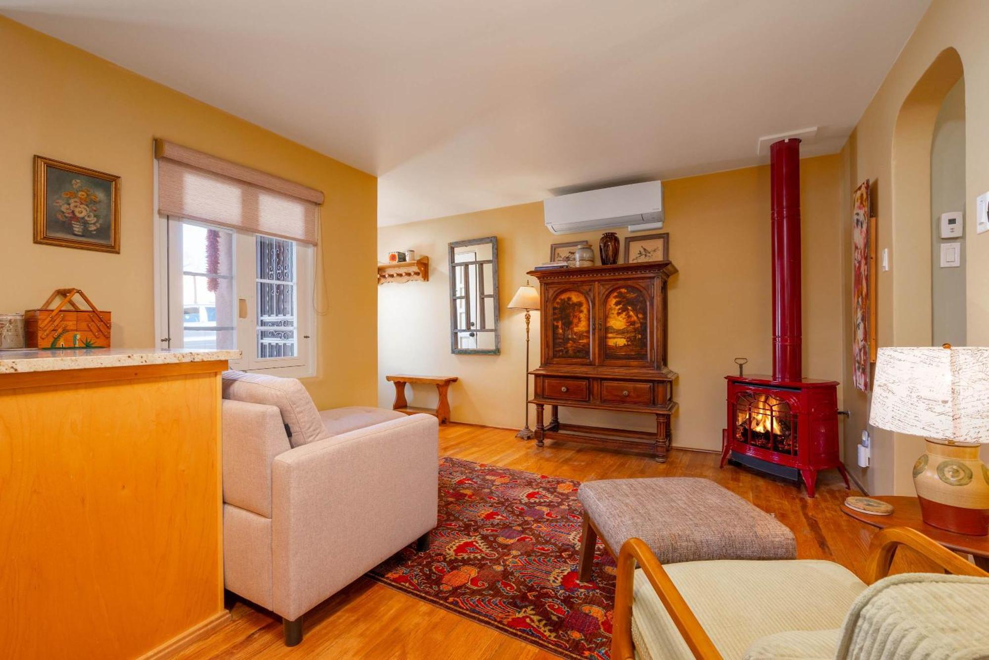 Casita Gomez- Courtyard - Quiet - Railyard - 1br Santa Fe