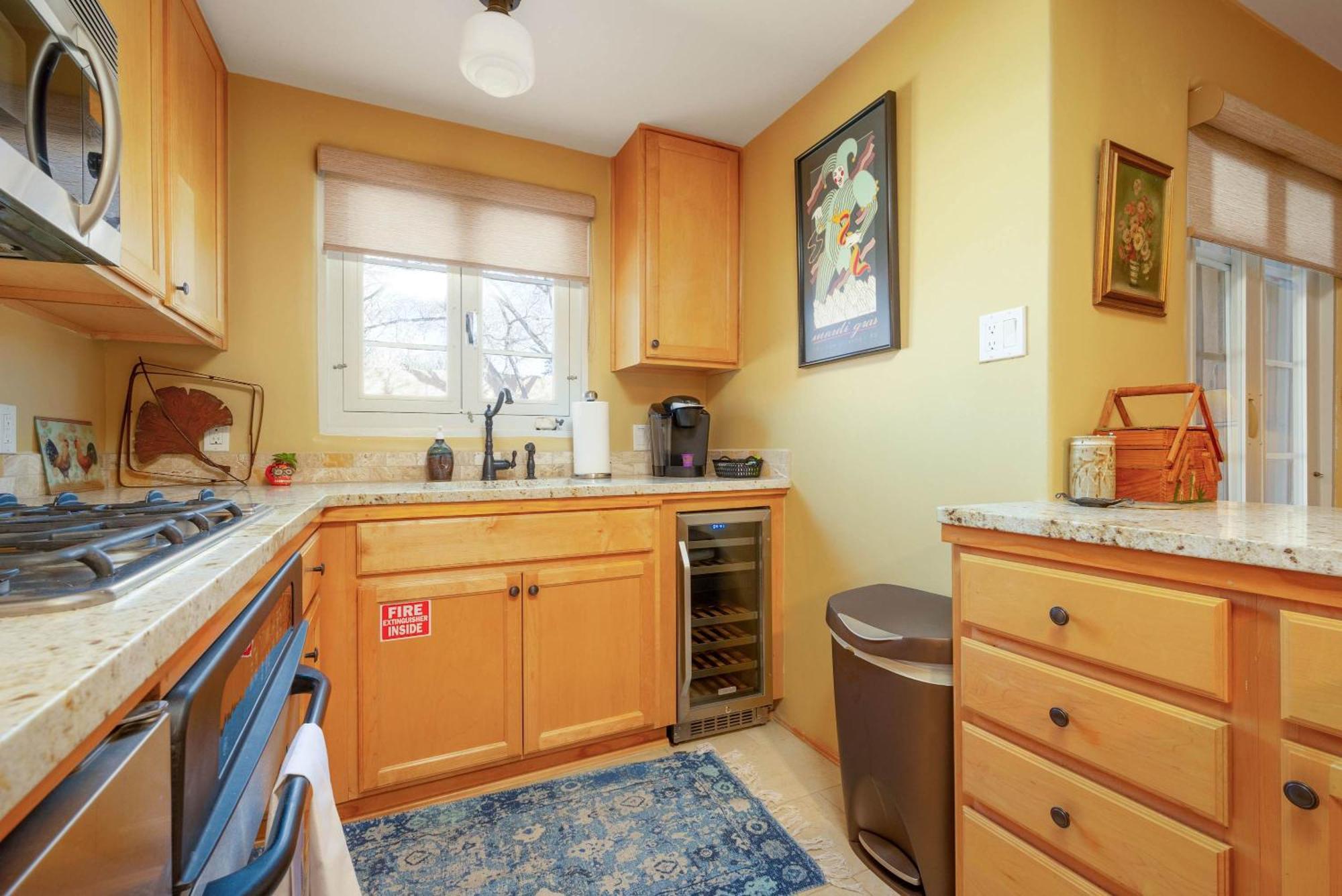 Casita Gomez- Courtyard - Quiet - Railyard - 1br *