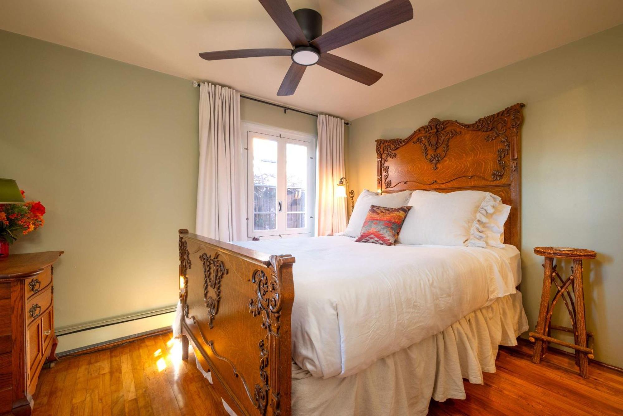 Casita Gomez- Courtyard - Quiet - Railyard - 1br Holiday home
